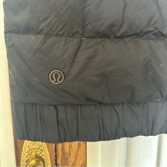 Lululemon ‘The Fluffiest Vest’ (Navy Blue/Cypress Plaid) Reversible Down Vest - Picture 7 of 16